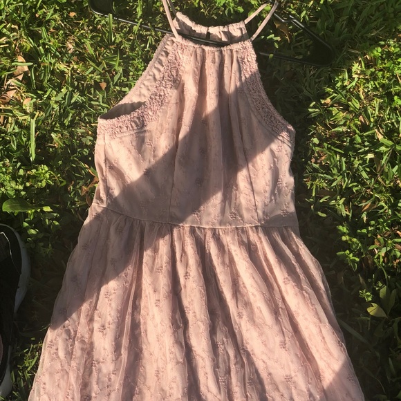 pink dress with beautiful lace details - Picture 8 of 8